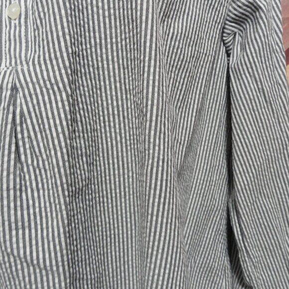 Time & Tru stripped Button up long sleeve blouse, EUC, No collar. - Picture 4 of 5